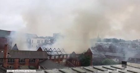 Zawaliła się ściana budynku podczas pożaru w Anglii