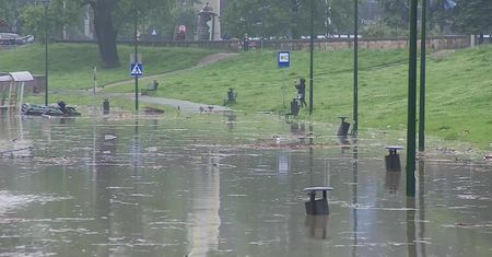 Woda wciąż zagraża