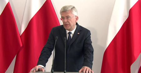 “Typowy fake news”. Marszałek senatu zaprzecza, jakoby nie wyraził zgody na wywieszenie klepsydry śp. prof. Modzelewskiego