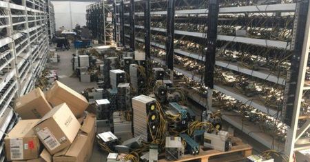 ZATRZYMANIA OSÓB PROWADZĄCYCH NAJWIĘKSZĄ, UJAWNIONĄ W POLSCE „KOPALNIĘ KRYPTOWALUT”