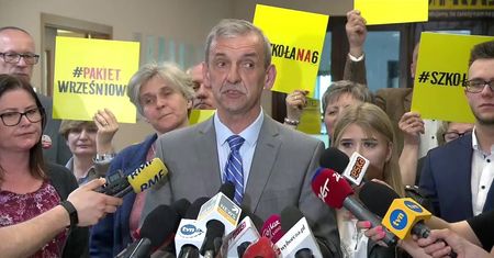 S. Broniarz: Nie podzielam opinii, że zawiedliśmy nauczycieli zawieszając strajk