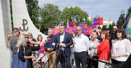 Lewica Razem, SLD i Wiosna zorganizują w sobotę w Białymstoku “Marsz przeciwko przemocy”