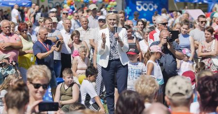 Minister Borys-Szopa: ponad 2 mln wniosków o 500 plus i 1,14 mln o “Dobry start”