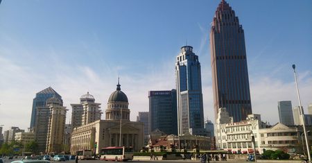 Największe chińskie firmy technologiczne notują spadki sprzedaży. Zarzuty szpiegostwa i sankcje mogą odbić się na wszystkich chińskich markach