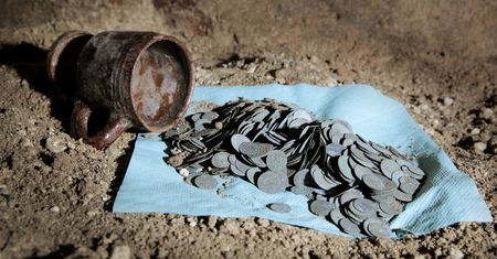 Archeolodzy znaleźli skarb ukryty w zabytkowym kościele w Barczewie
