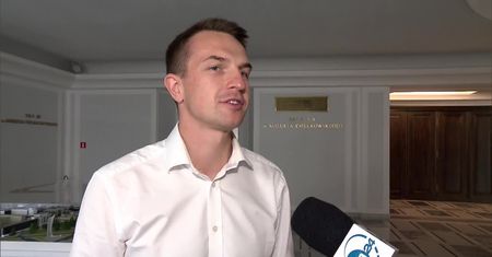 “Marszałek traktuje samoloty państwowe jak taksówkę”. Opozycja o podróżach marszałka Marka Kuchcińskiego
