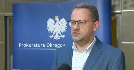 Wysiada i uderza kobietę w twarz, a potem próbuje rozjechać. Policja błędnie wytypowała kierowcę