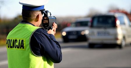 KGP: podczas kaskadowych pomiarów prędkości zatrzymano 24 osoby poszukiwane przez policję