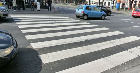 Polskie drogi nadal są bardzo niebezpieczne dla przechodniów. Czy wkrótce piesi będą mieli pierwszeństwo na pasach?