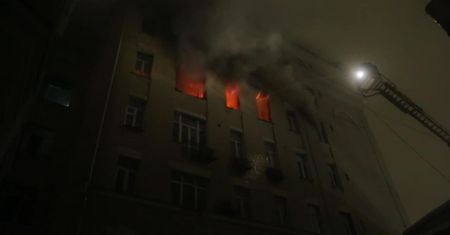 Cztery osoby zginęły, a 3 są ranne po pożarze kamienicy w Moskwie