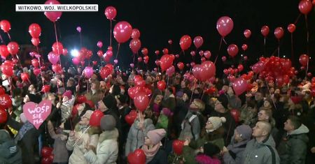 Balony w kształcie serc poleciały do nieba. Podziękowanie i wsparcie dla twórcy WOŚP