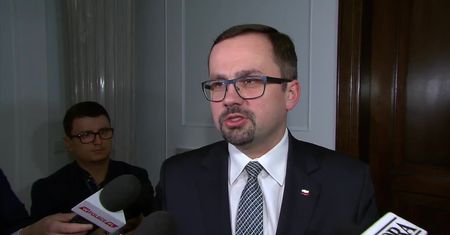 “Nie będę pozwalał na mówienie rzeczy, które są nieprawdziwe”. J. Rostowski przesłuchany przez komisję śledczą ds. VAT