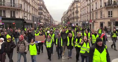 9. tydzień protestów “żółtych kamizelek”. Gaz łzawiący i starcia z policją pod Łukiem Triumfalnym