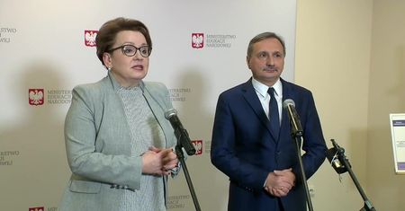 A. Zalewska o podwyżkach dla nauczycieli: Chcemy, żeby z dodatkami było to średnio 1000 zł