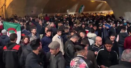 Prezydent Algierii rządził od 20 lat. Nie będzie ubiegał się o kolejną kadencję po masowych protestach