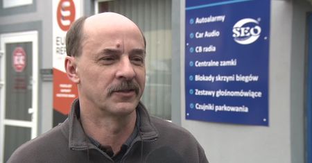 Trzech złodziei próbowało ukraść luksusowe samochody metodą na “walizkę”