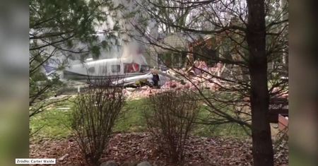 Awionetka uderzyła w dom w USA. Pilot zginął na miejscu, z budynku uratowano dwa psy