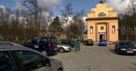 Zdrowaśki za parkowanie przy łódzkiej parafii