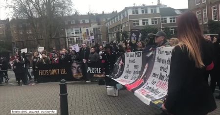 Fani Michaela Jacksona protestowali przed siedzibą Channel 4 przed emisją kontrowersyjnego dokumentu „Leaving Neverland”