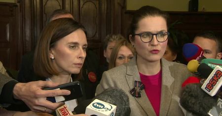 Rada Gdańska pozbawiła ks. H. Jankowskiego honorowego obywatelstwa i zdecydowała o rozbiórce jego pomnika