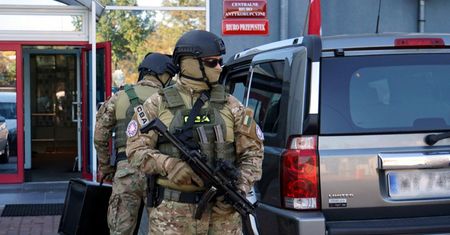 Podrobione podpisy w dokumentach dotyczących odlesiania gruntów. Urzędnik zatrzymany przez CBA.