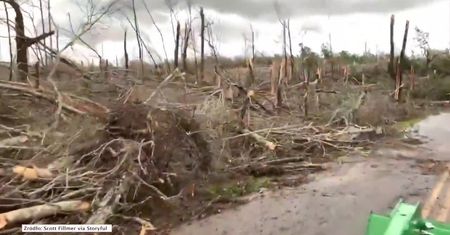 Co najmniej 23 ofiary śmiertelne po przejściu tornada przez dwa amerykańskie stany