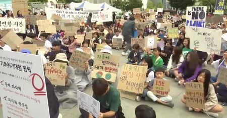 Młodzieżowy strajk klimatyczny w Seulu. Nastolatkowie z Korei oczekują walki ze zmianami klimatycznymi
