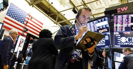 Wall Street z małymi zmianami po rozczarowujących danych o bezrobociu w USA