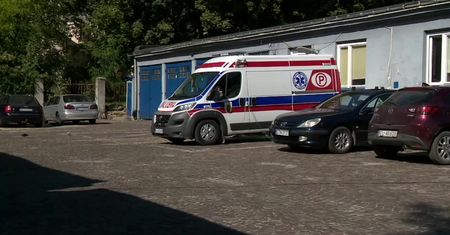 W Łodzi dwóch mężczyzn podszywało się pod ratowników medycznych. Grozi im do pięciu lat więzienia