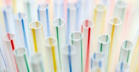 Mikroplastik wdychamy i zjadamy wraz z pożywieniem?