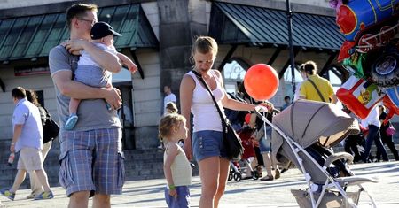 Przeprowadzono badania na co Polacy przeznaczają 500+. Wynik nie zaskakuje.