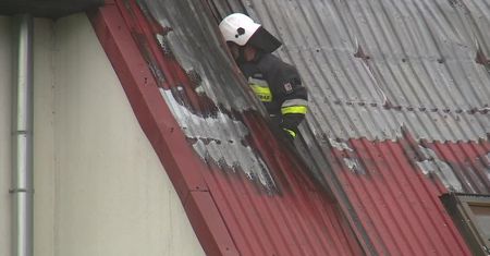 Pożar szkoły podstawowej wewnątrz było 75 osób