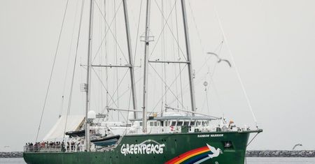 Interwencja straży granicznej na statku Greenpeace