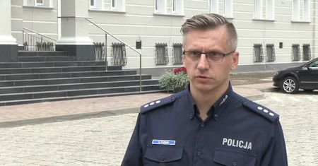 Rzucił się z widłami na policjantów i uciekł