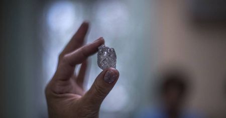Diament, grafen, grafit, fulereny i… cyklokarbon. Zaobserwowano nową odmianę węgla