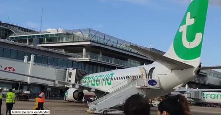 Ewakuacja samolotu na lotnisku Orly w Paryżu. Jeden z pasażerów miał przy sobie nóż ceramiczny