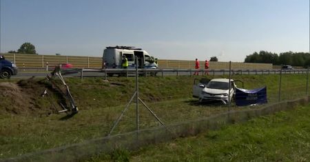28-latka zginęła w wypadku na A2. Samochód przebił się przez bariery i wpadł do rowu
