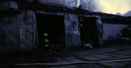 Pożar opuszczonego magazynu w Lublinie. Paliły się opony