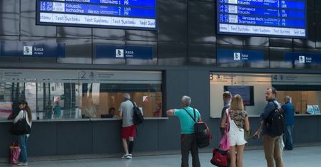 Punktualność pociągów pasażerskich nieznacznie spadła
