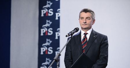 Kuchciński podaje się do dymisji