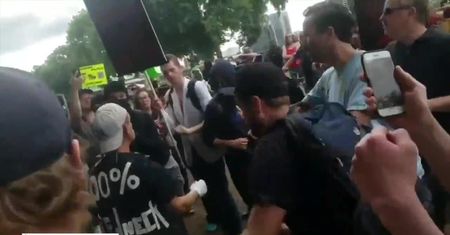 „Organizacja terrorystyczna”. D. Trump grzmi po ataku Antify na skrajnie prawicową manifestację