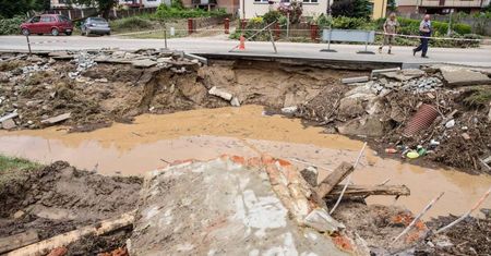 Ponad 55 mln zł więcej na odbudowę infrastruktury zniszczonej przez nawałnice i powodzie