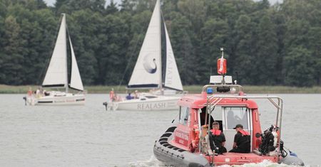 Na jeziorze Kisajno wznowiono poszukiwania Piotra Woźniaka-Staraka