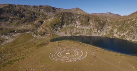 Wyznawcy New Age świętowali nowy rok słoneczny.