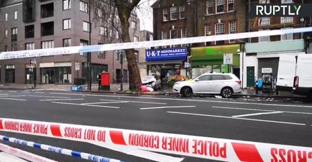 Samochód wjechał w przechodniów w Londynie. Policja wyklucza zamach terrorystyczny