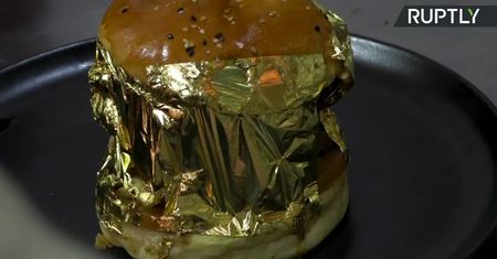 Kolumbijska restauracja oferuje w całości pokrytego 24-karatowym złotem burgera