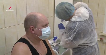 Rosyjscy kosmonauci zaszczepieni przeciwko COVID-19