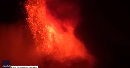 Na Sycylii przebudziła się Etna i wyrzuciła lawę na ponad 100 metrów w górę