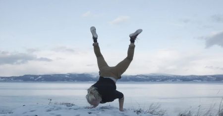 Norweski gimnastyk zyskał rzeszę fanów, wykonując spektakularne ćwiczenia kalisteniczne