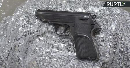 Pistolet Jamesa Bonda trafił na aukcję. Unikat z pierwszego filmu sagi